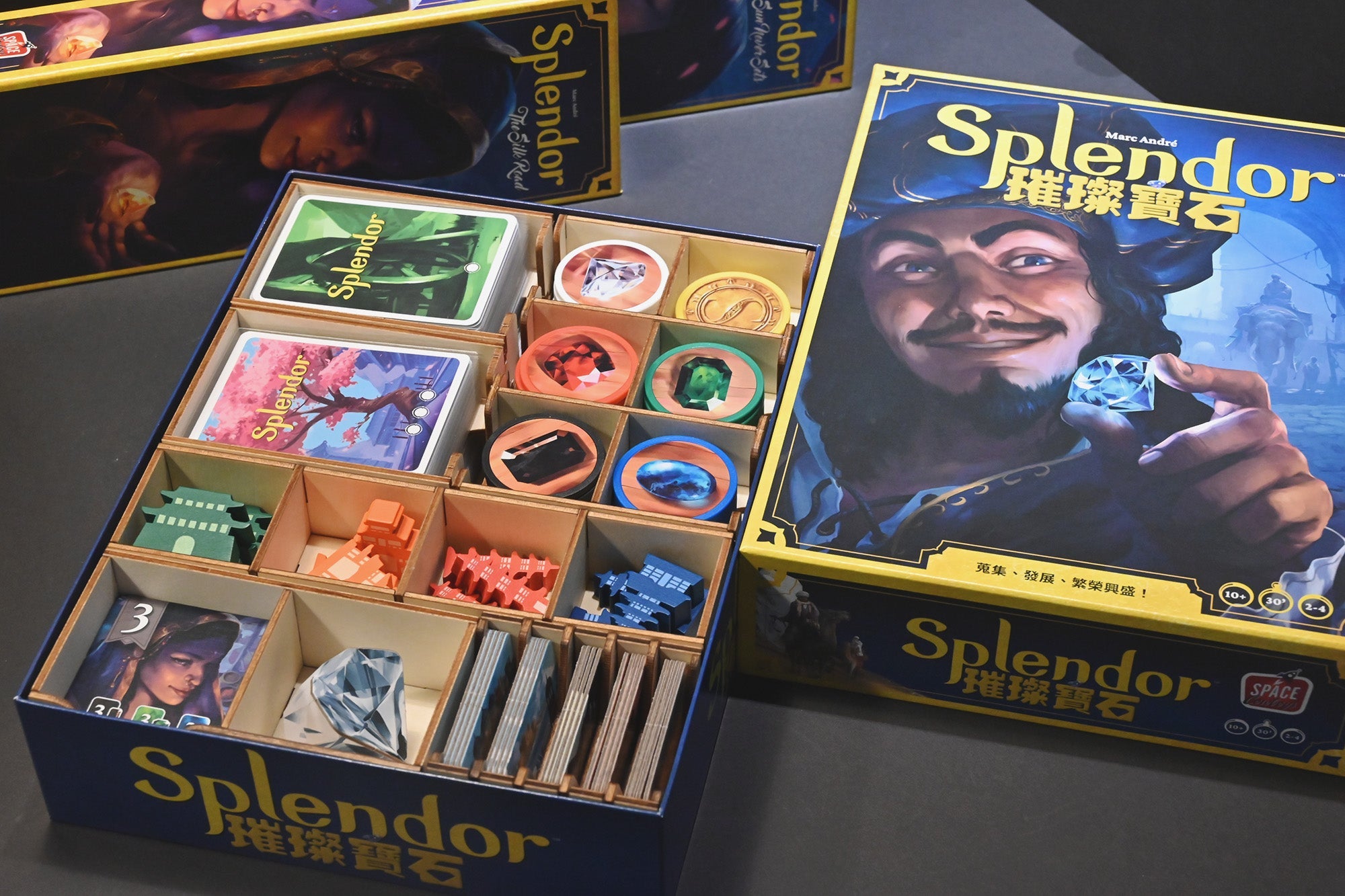 璀璨寶石 Splendor 烏鴉盒子木製桌遊收納盒 盒面